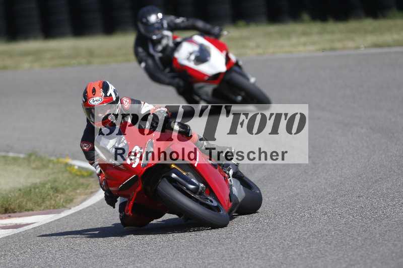 /21 17.06.2026  Ducati Schweiz Track Warmup ADR/Gruppe gelb/33